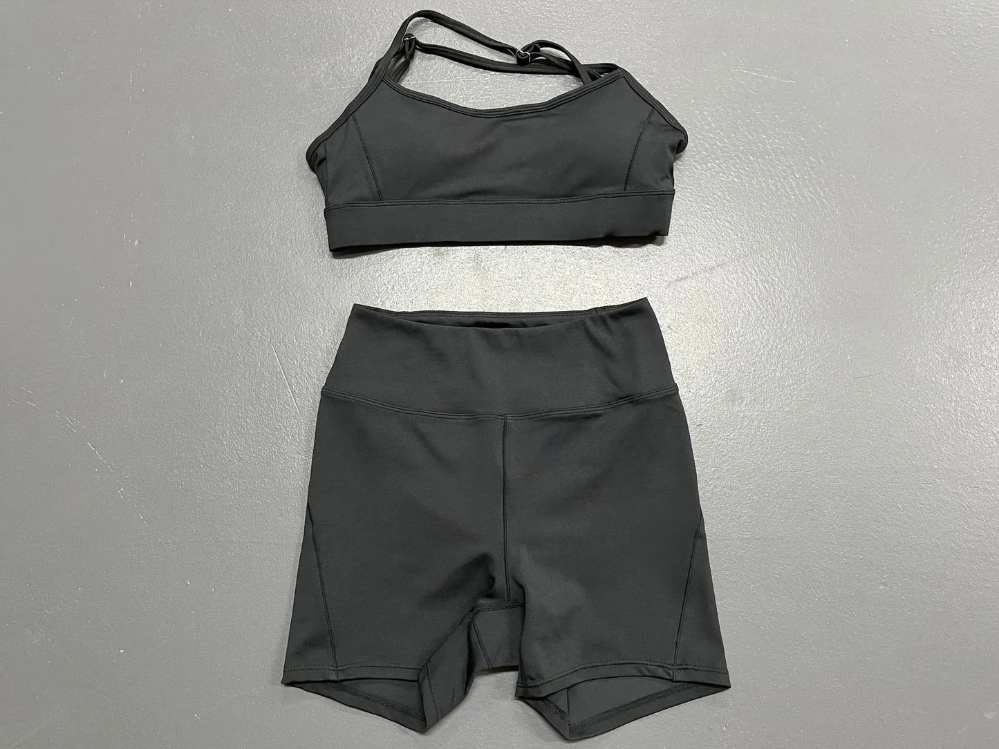 Women’s Yoga Set – Seamless Bra + Shorts Workout Outfit