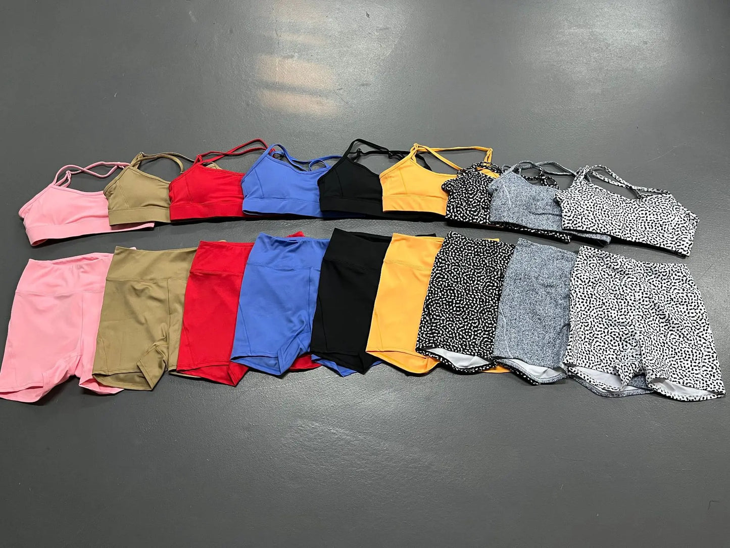 Women’s Yoga Set – Seamless Bra + Shorts Workout Outfit