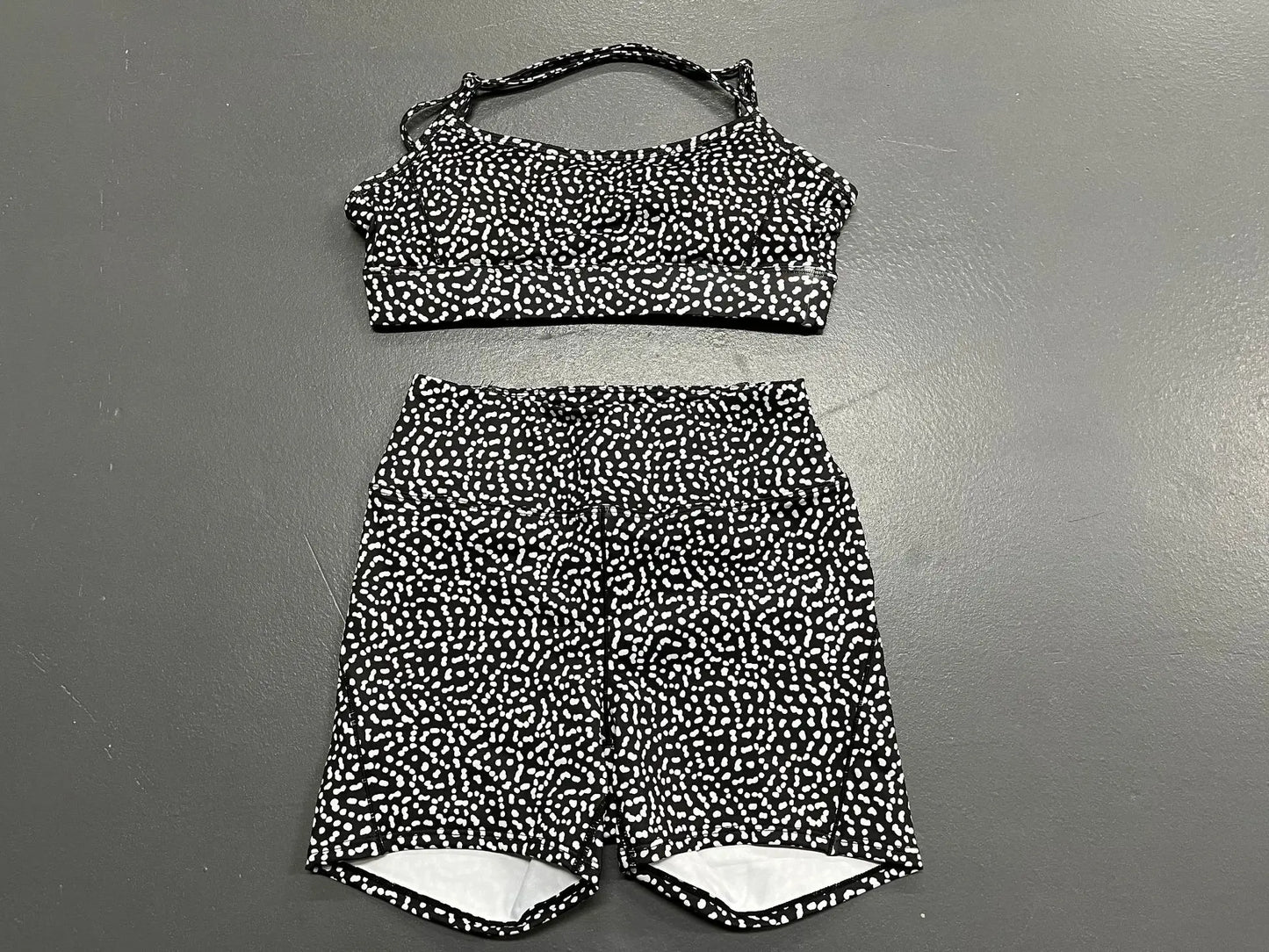 Women’s Yoga Set – Seamless Bra + Shorts Workout Outfit